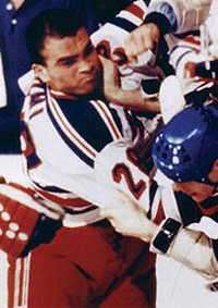 Tie Domi
